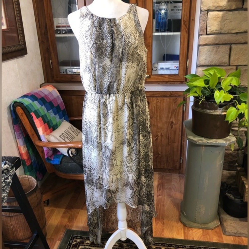 J. TAYLOR SIZE 10 HI LO SNAKE SKIN PATTERN FULLY LINED SLEEVELESS DRESS